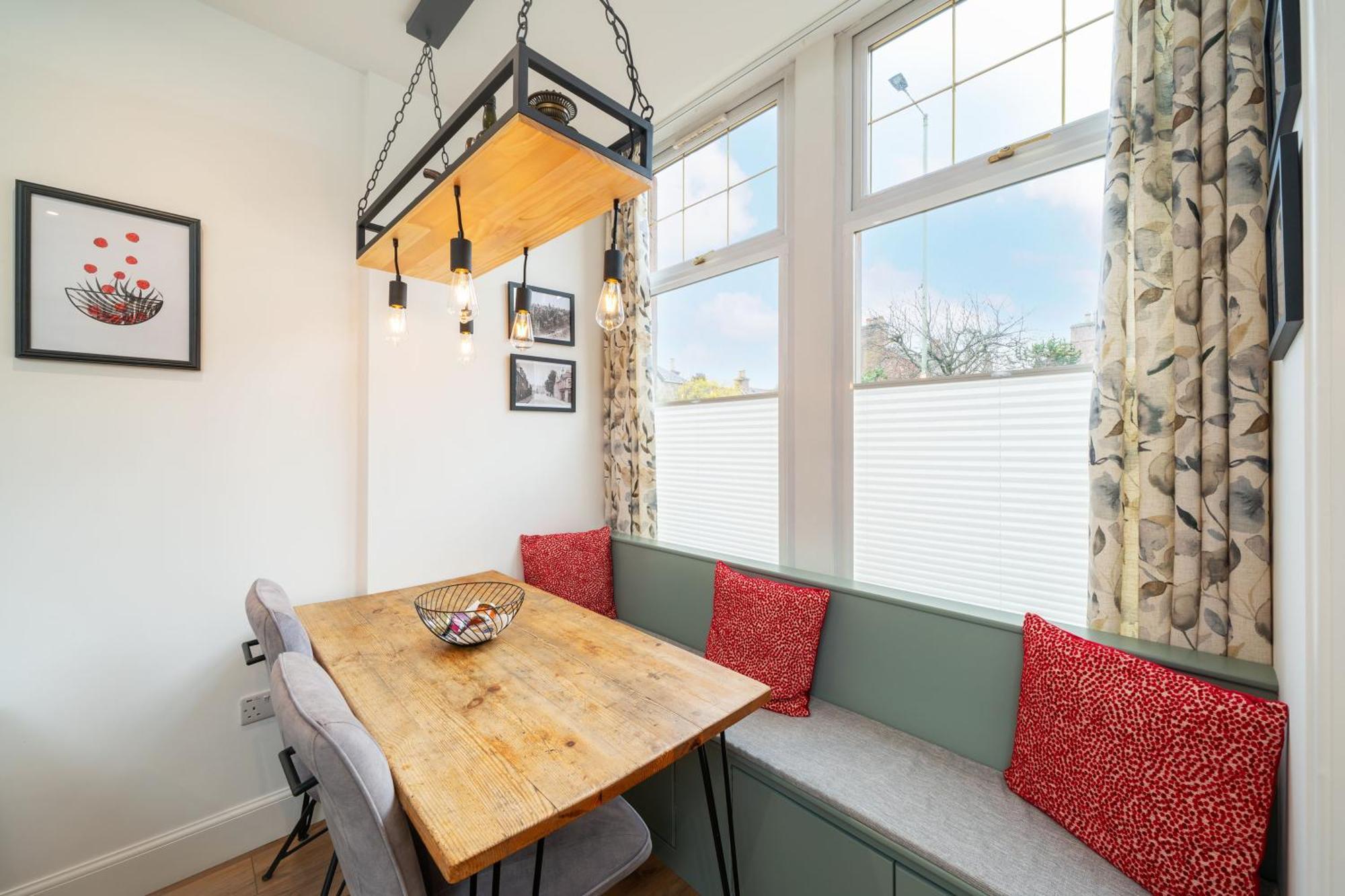 Appartamento Grange8 Luxury Snug & Courtyard In Blairgowrie Blairgowrie and Rattray Esterno foto